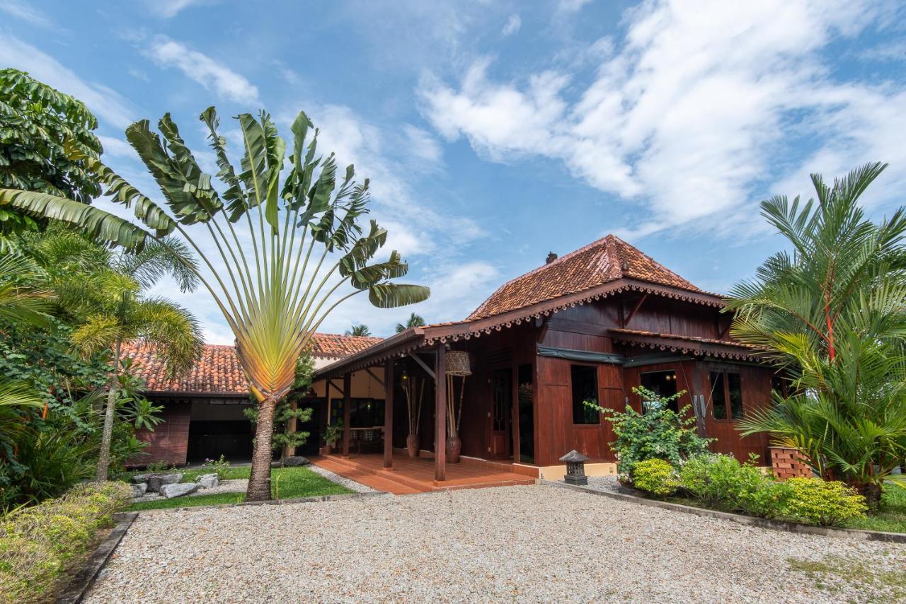 Limasan Tempe Villa